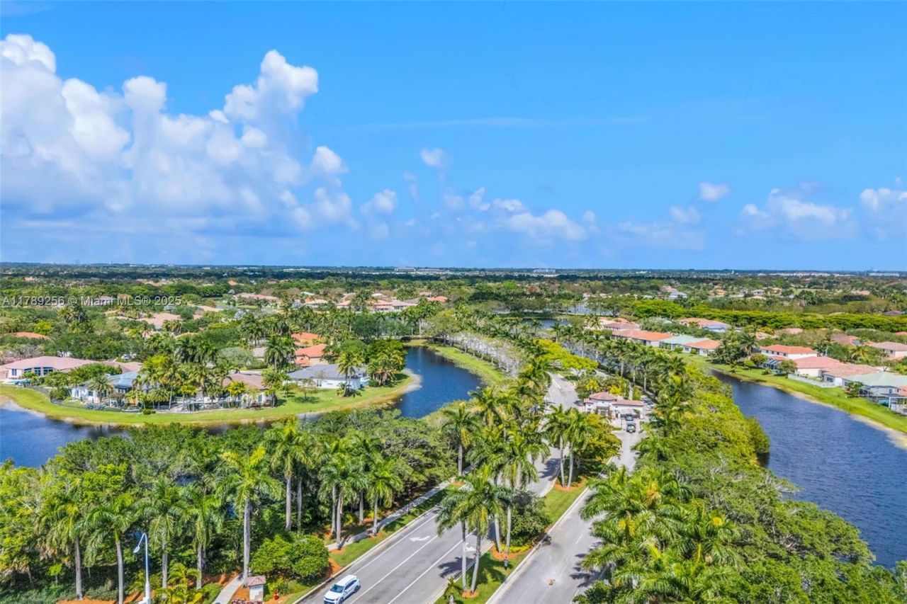 3739 Oak Ridge Cir, Weston, FL 33331 Photo