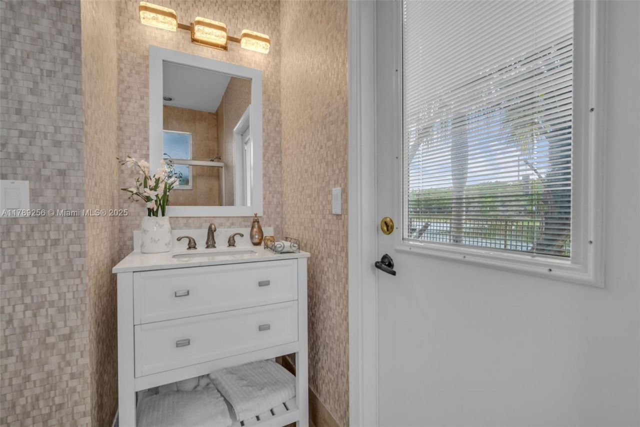 3739 Oak Ridge Cir, Weston, FL 33331 Photo