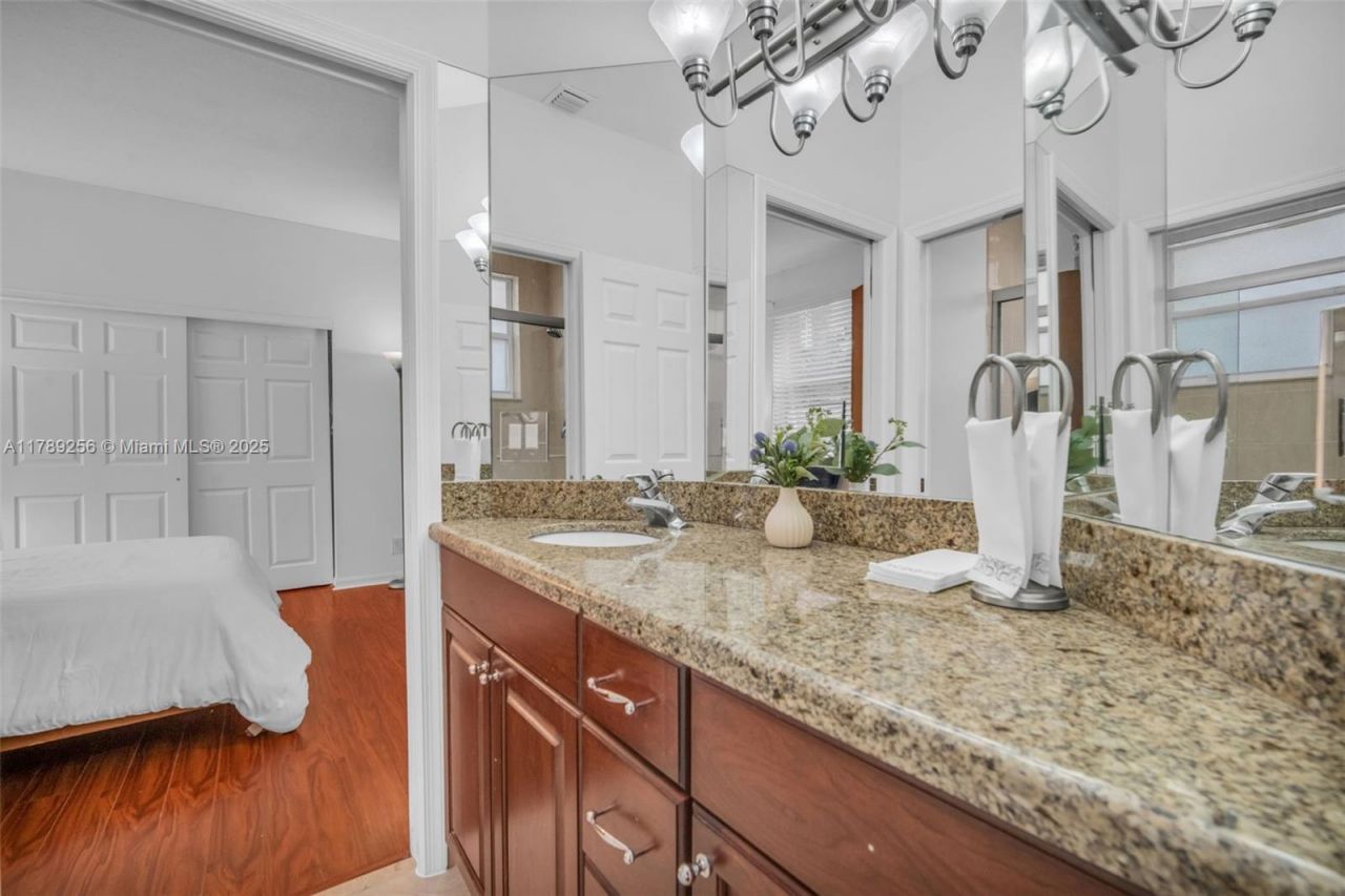 3739 Oak Ridge Cir, Weston, FL 33331 Photo