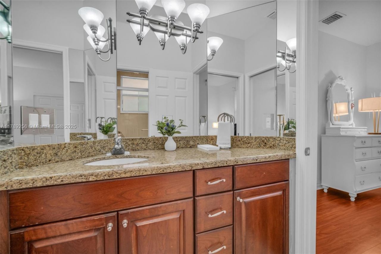 3739 Oak Ridge Cir, Weston, FL 33331 Photo