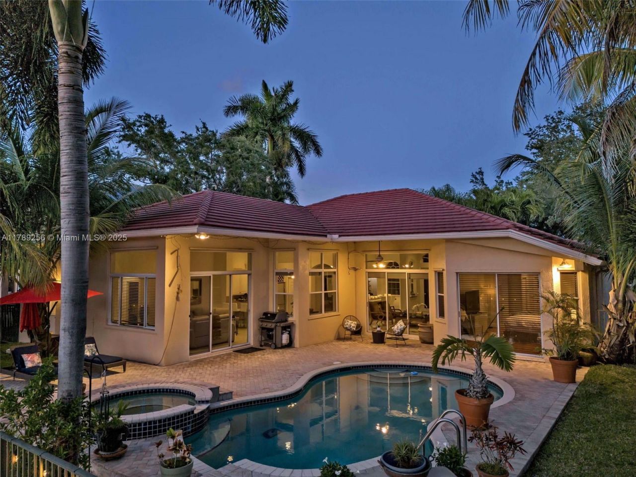 3739 Oak Ridge Cir, Weston, FL 33331 Photo