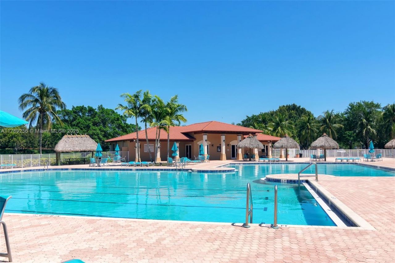 3739 Oak Ridge Cir, Weston, FL 33331 Photo