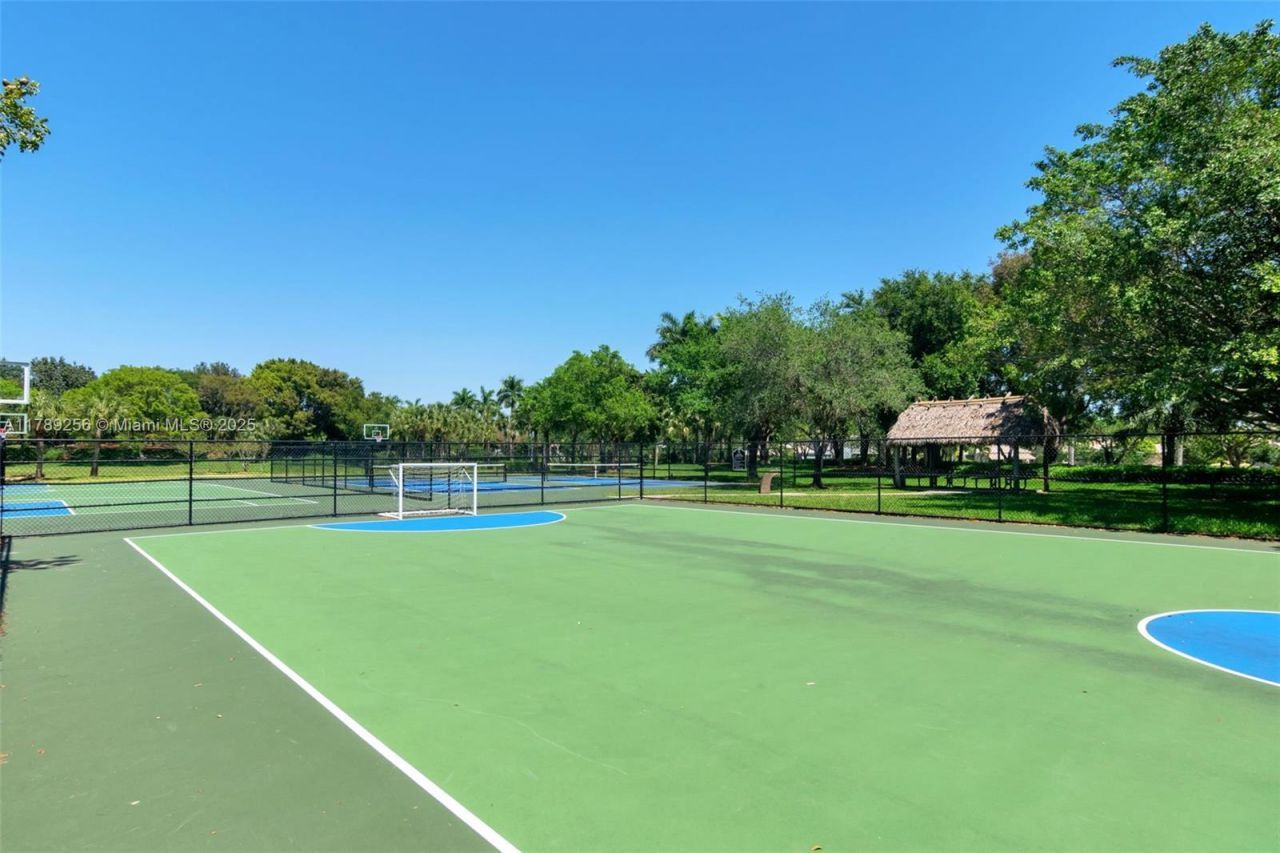 3739 Oak Ridge Cir, Weston, FL 33331 Photo