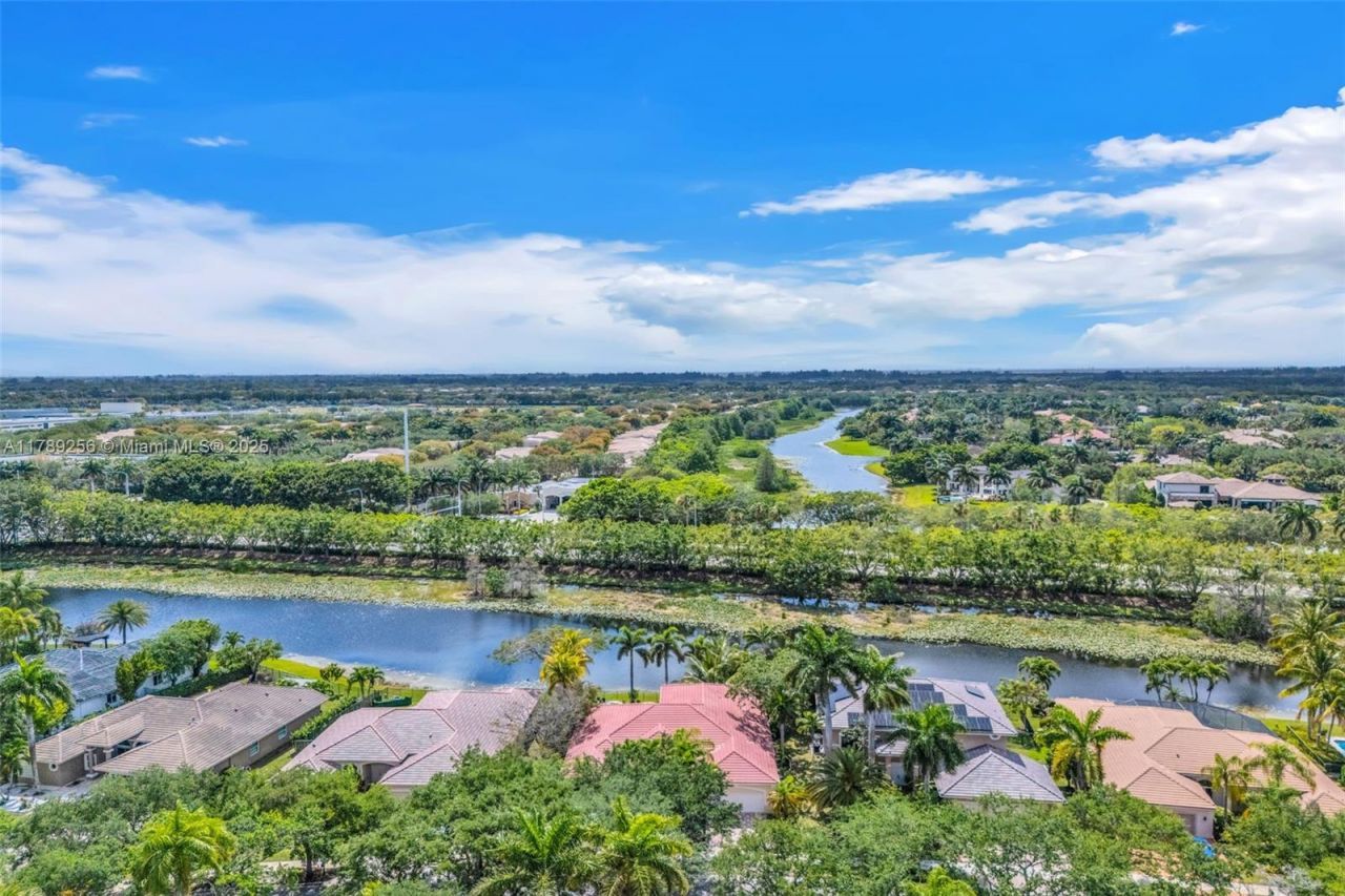 3739 Oak Ridge Cir, Weston, FL 33331 Photo