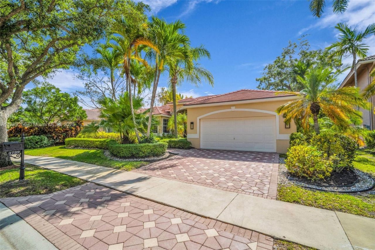 3739 Oak Ridge Cir, Weston, FL 33331 Photo