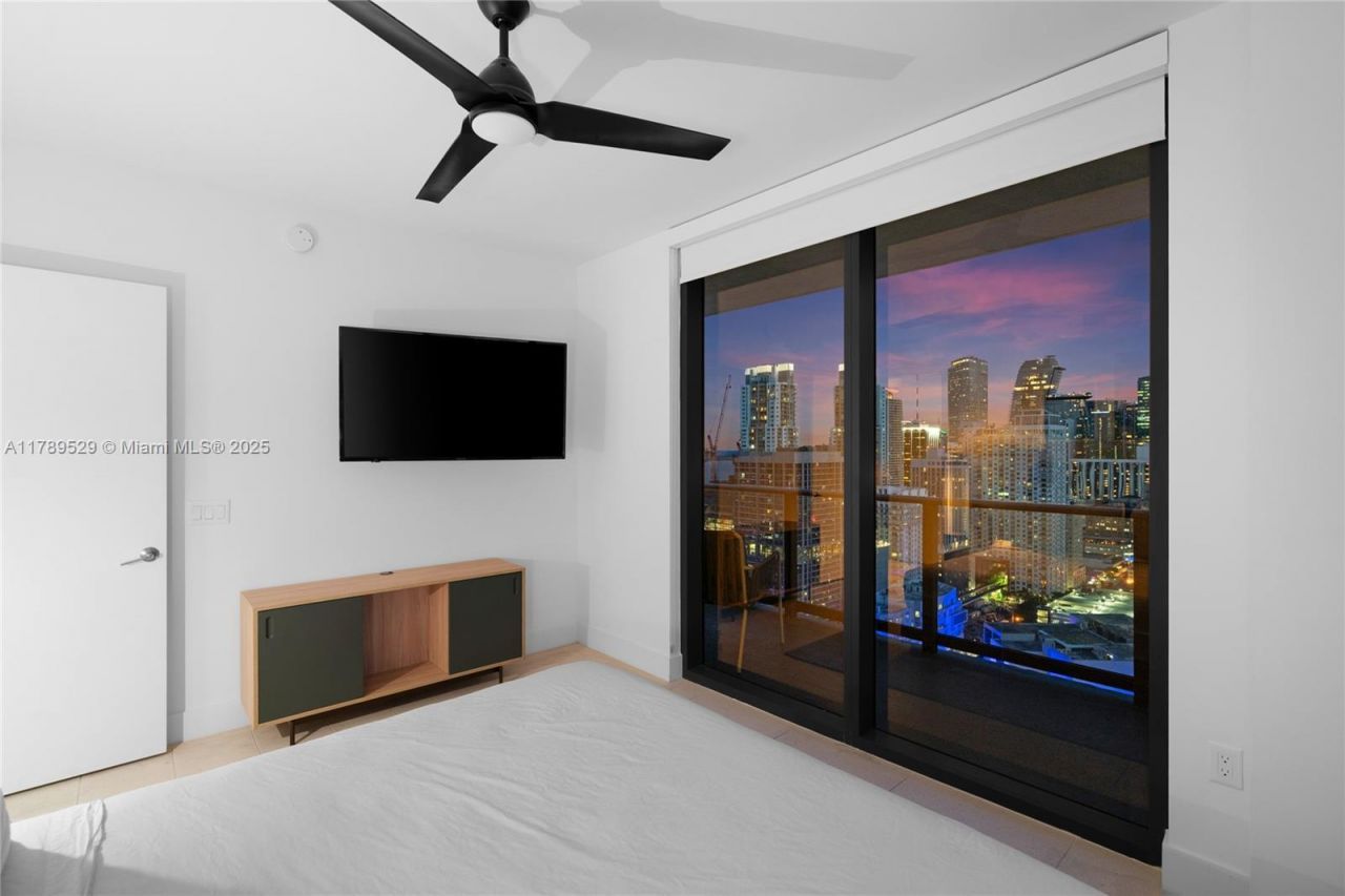 159 NE 6th St, Unit 3105, Miami, FL 33132 Photo