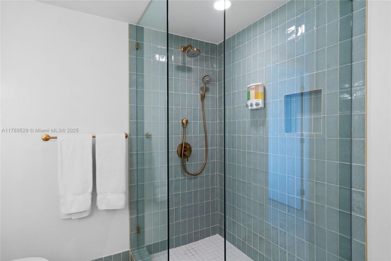 159 NE 6th St, Unit 3105, Miami, FL 33132 Photo