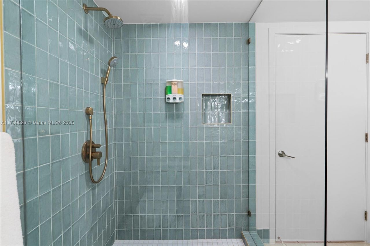 159 NE 6th St, Unit 3105, Miami, FL 33132 Photo