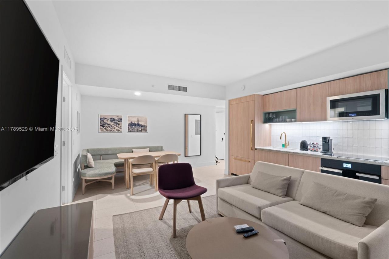 159 NE 6th St, Unit 3105, Miami, FL 33132 Photo