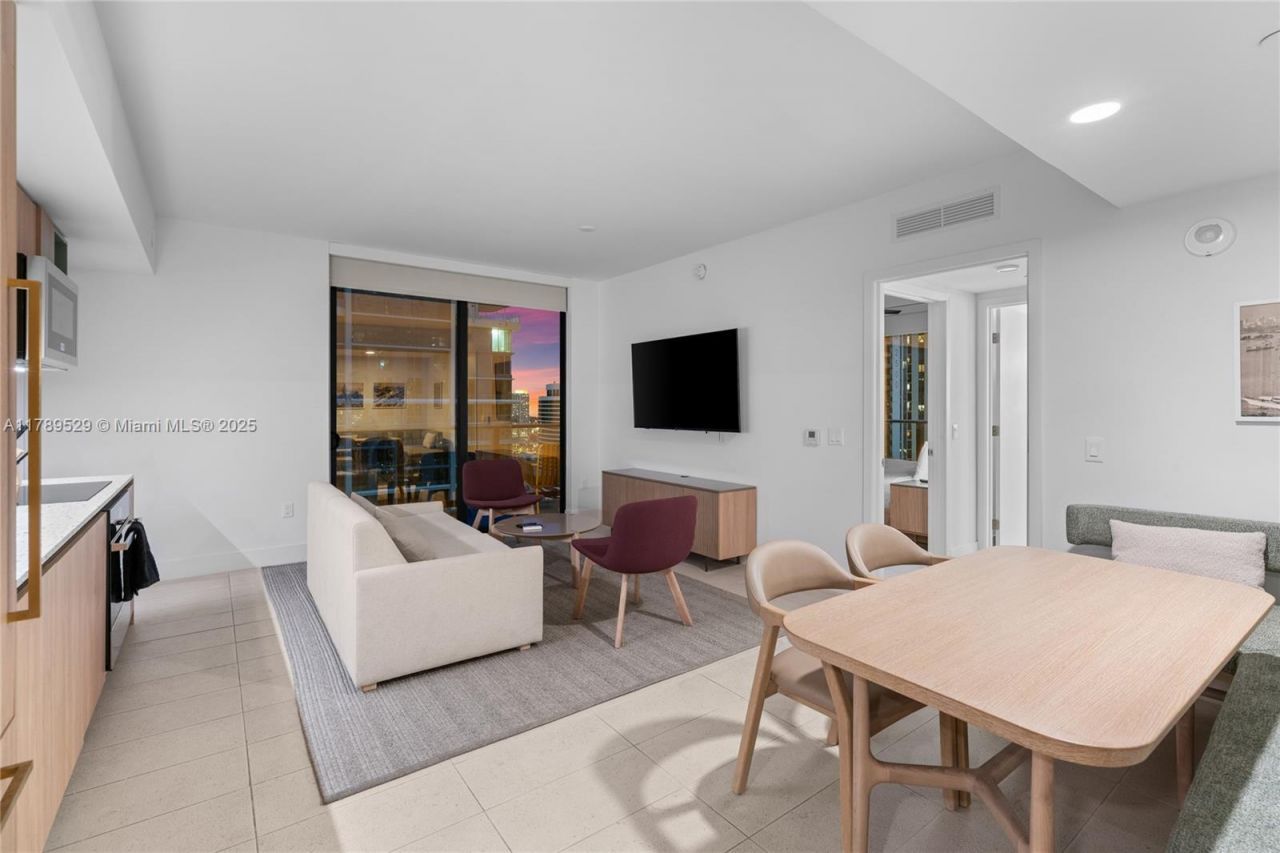 159 NE 6th St, Unit 3105, Miami, FL 33132 Photo