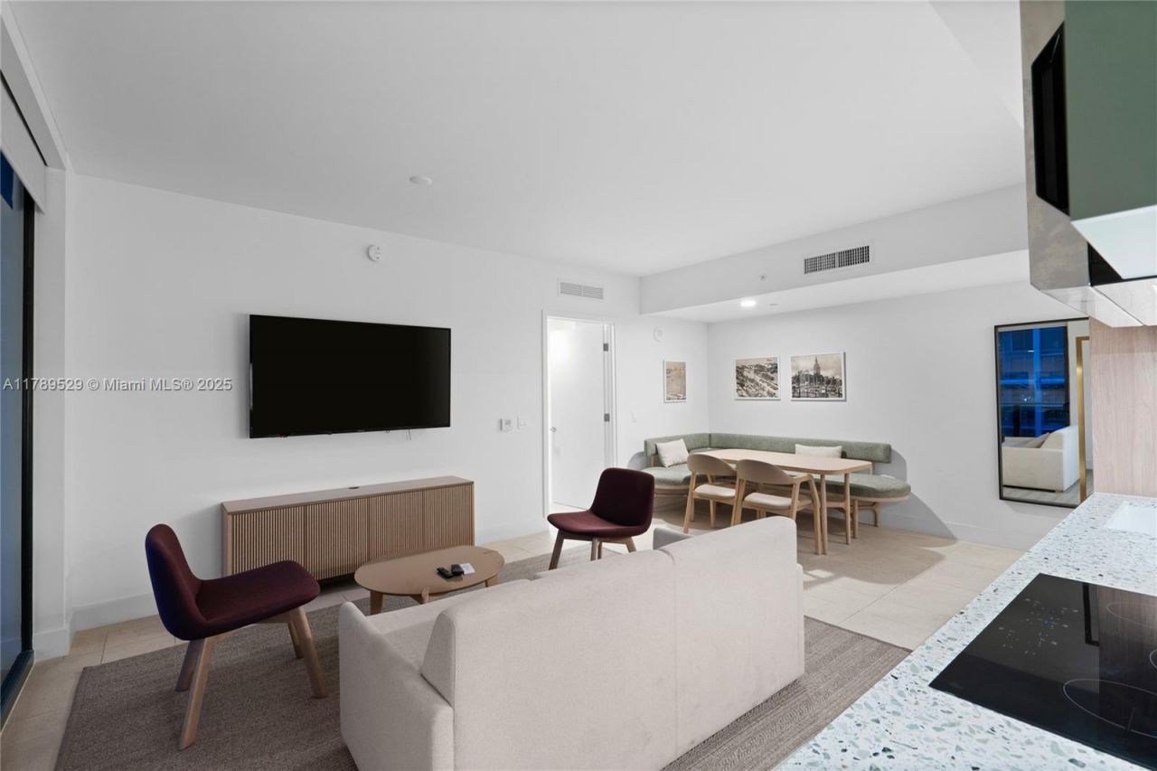 159 NE 6th St, Unit 3105, Miami, FL 33132 Photo