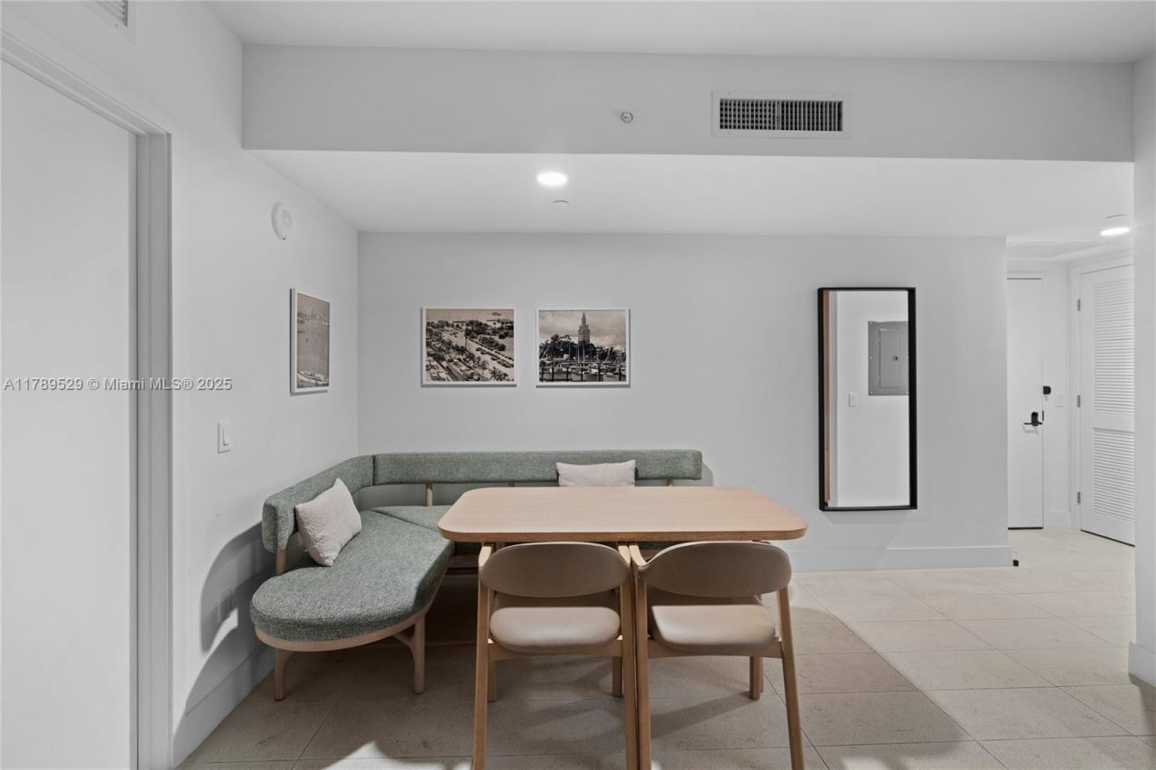 159 NE 6th St, Unit 3105, Miami, FL 33132 Photo