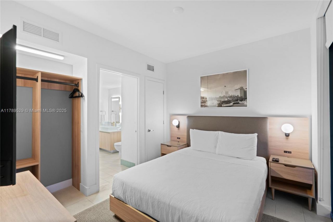 159 NE 6th St, Unit 3105, Miami, FL 33132 Photo