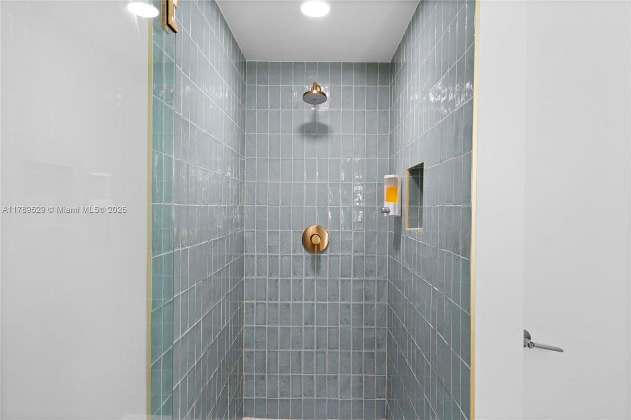 159 NE 6th St, Unit 3105, Miami, FL 33132 Photo