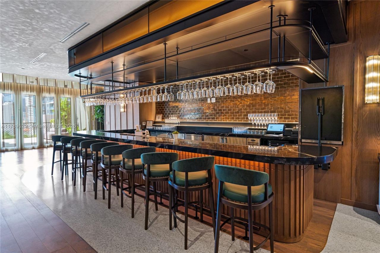 159 NE 6th St, Unit 3105, Miami, FL 33132 Photo