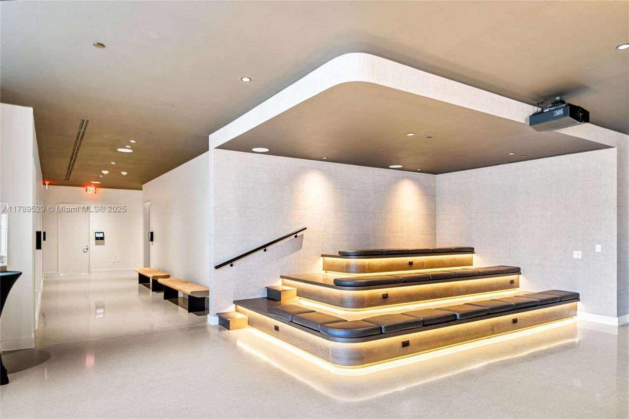 159 NE 6th St, Unit 3105, Miami, FL 33132 Photo