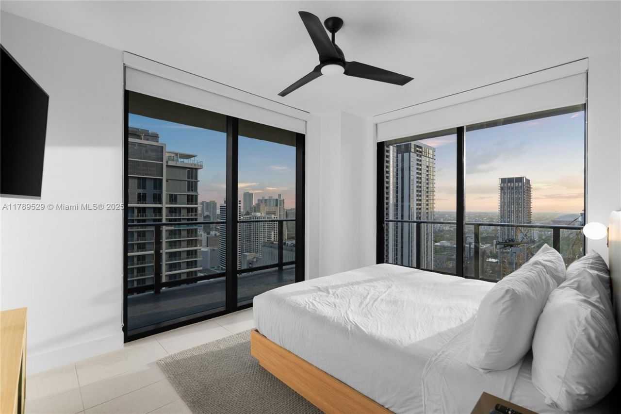 159 NE 6th St, Unit 3105, Miami, FL 33132 Photo