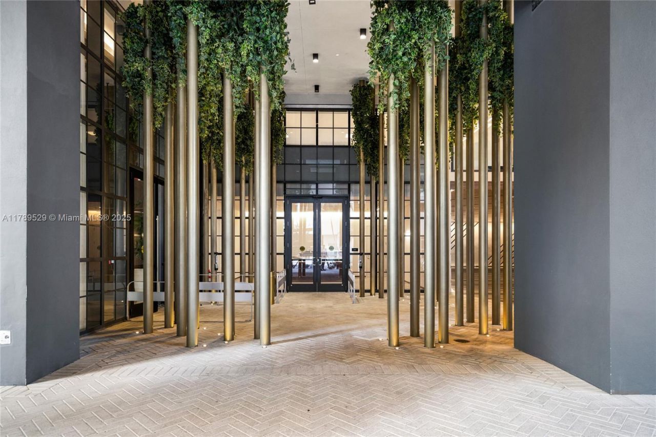 159 NE 6th St, Unit 3105, Miami, FL 33132 Photo