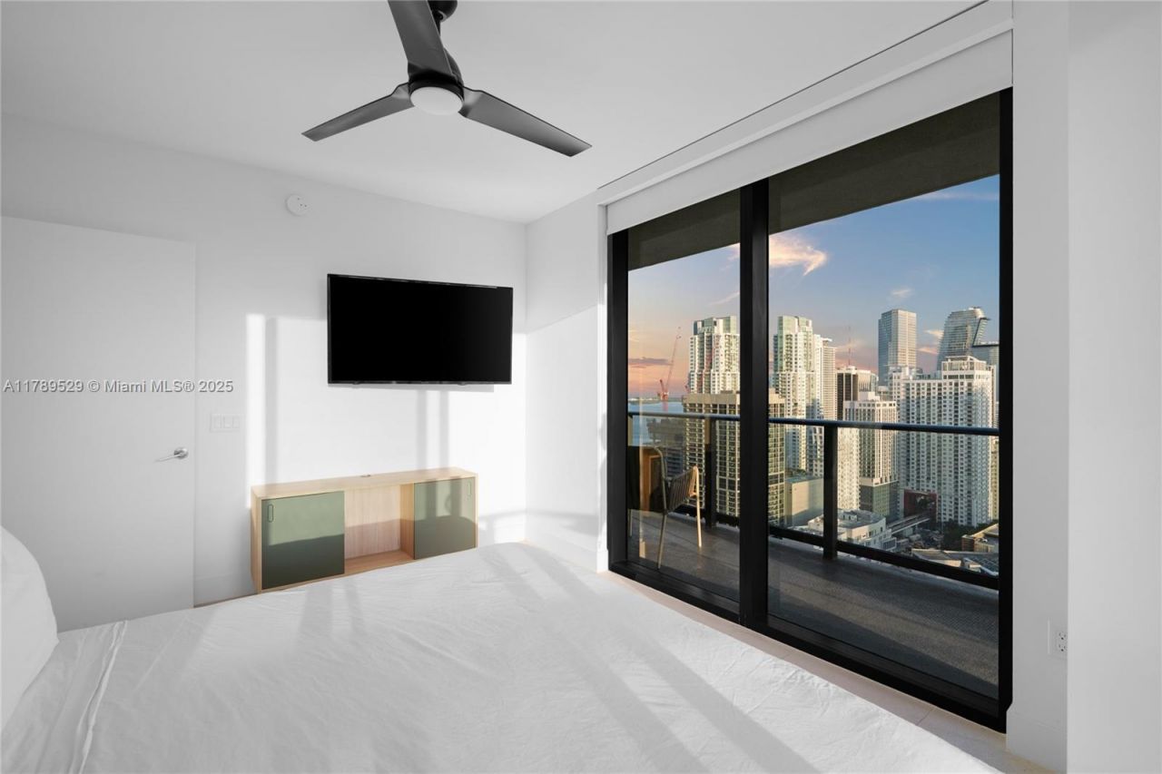 159 NE 6th St, Unit 3105, Miami, FL 33132 Photo