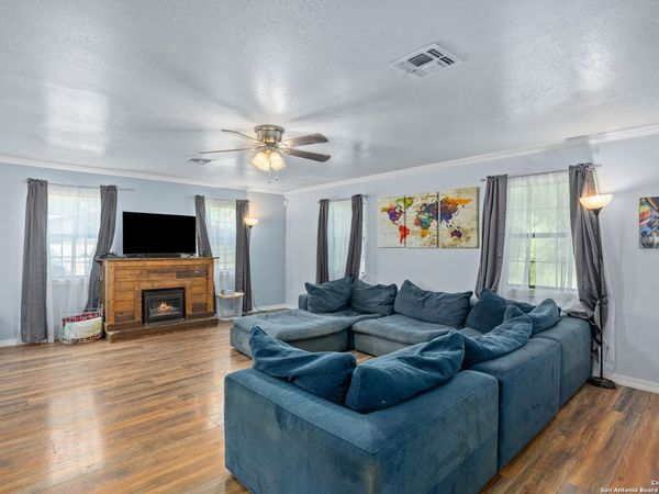 904 State Highway 173, Bandera, TX 78003