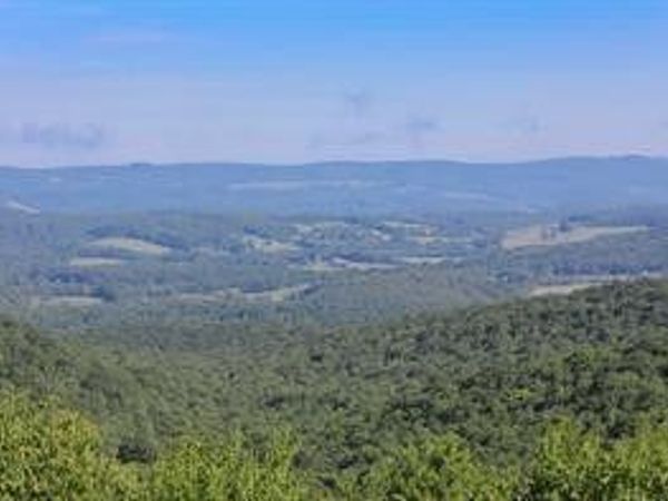 Lot 4 Bluffs Trail, Donegal, PA 15628