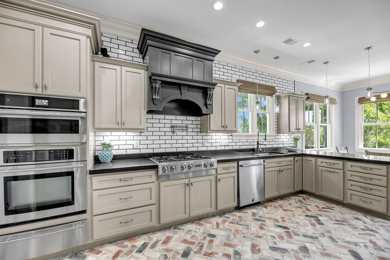 2254 Beckenham Drive Photo 22