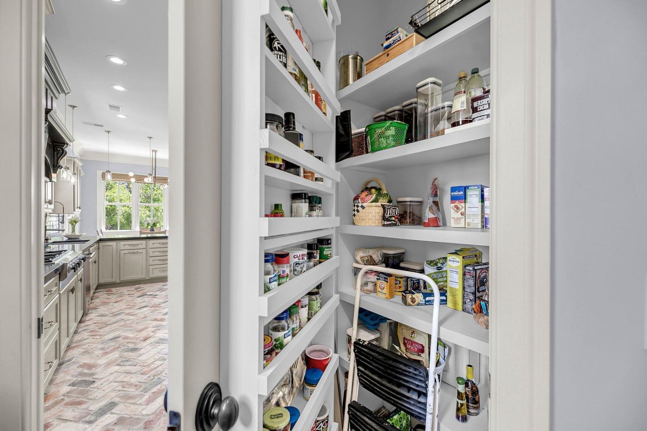 2254 Beckenham Drive Photo 30