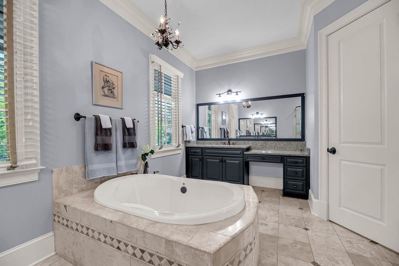 2254 Beckenham Drive Photo 37