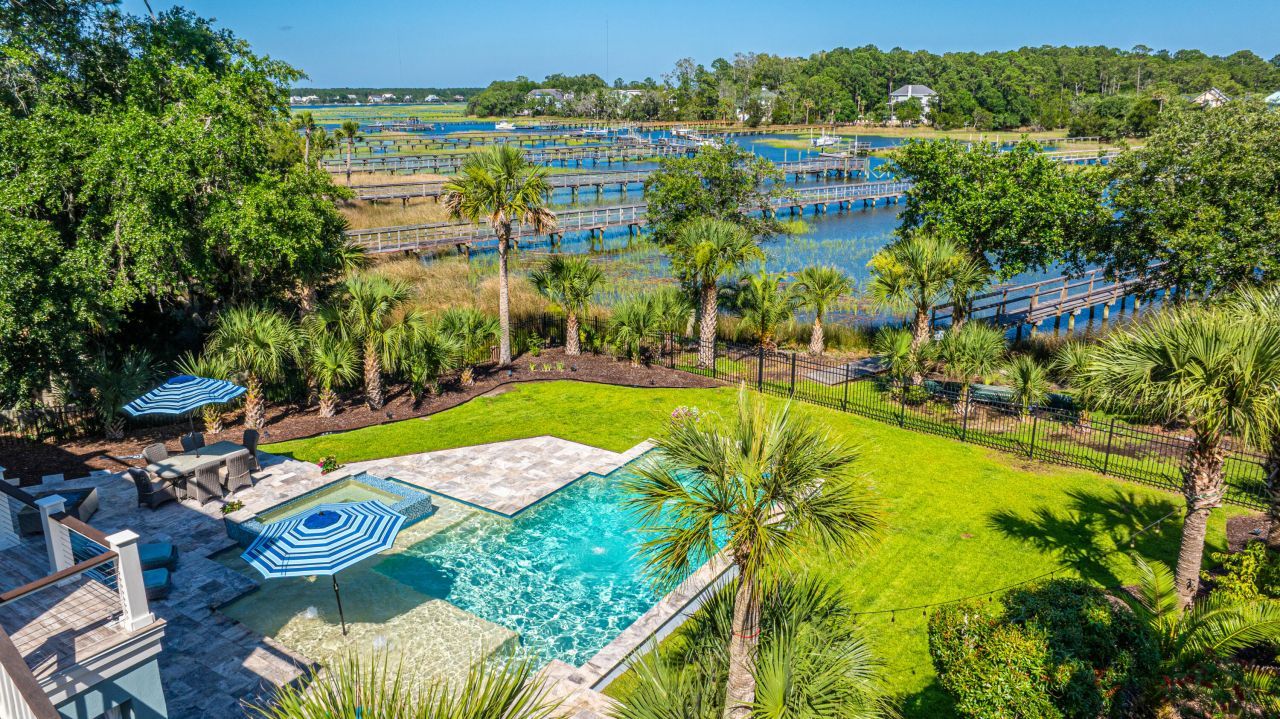 2254 Beckenham Drive Photo 5