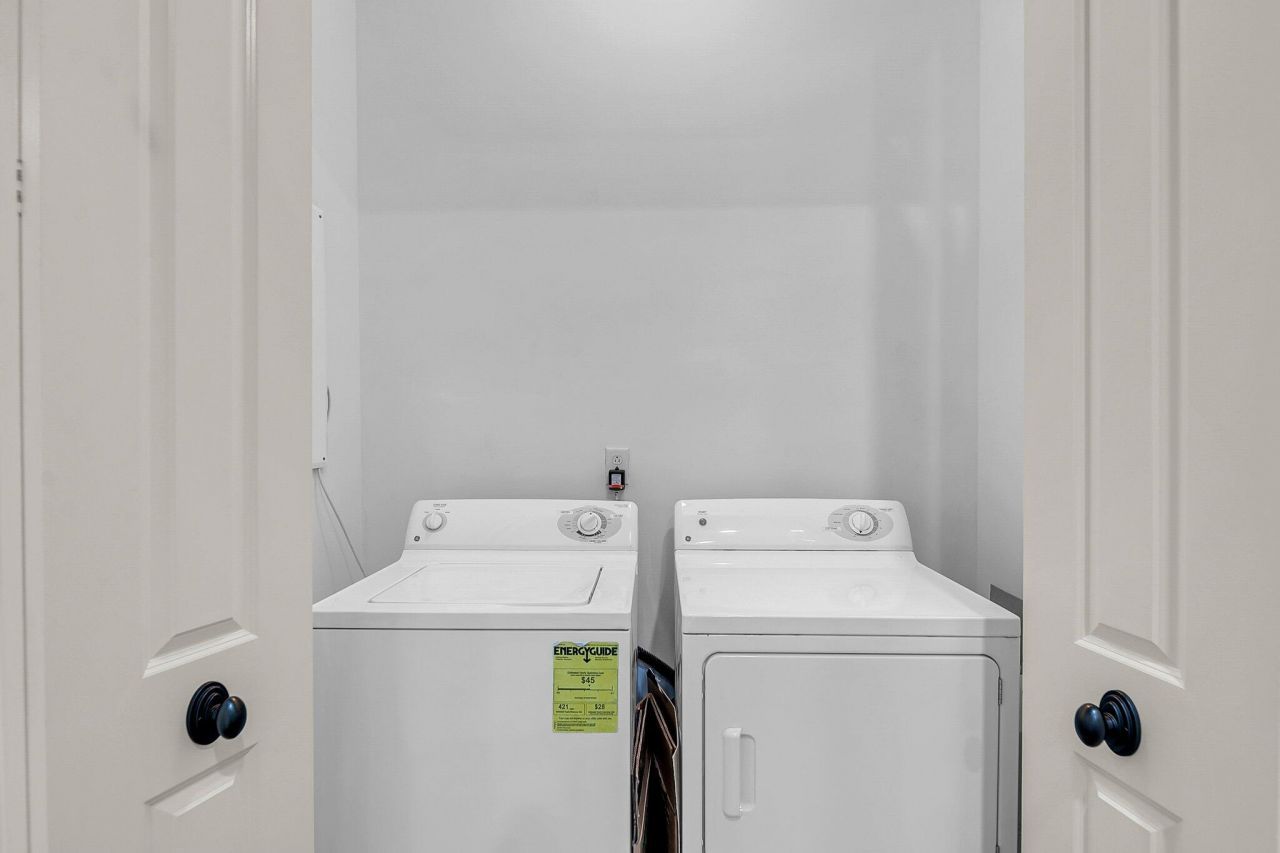 2254 Beckenham Drive Photo 50