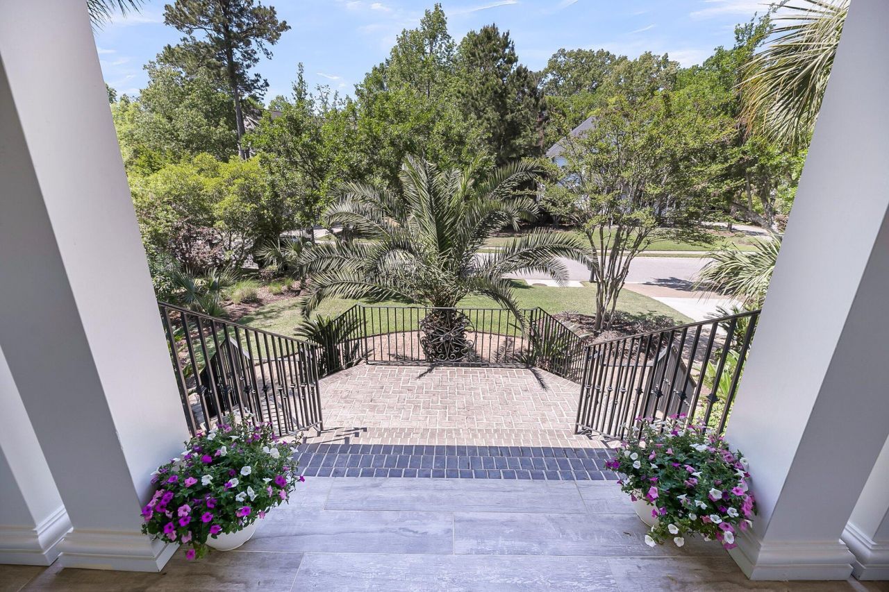 2254 Beckenham Drive Photo 9