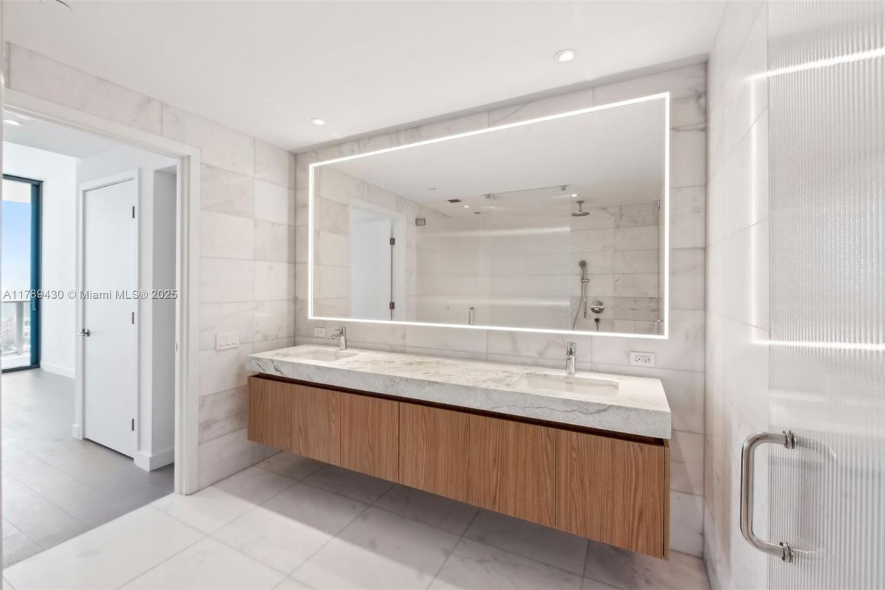 500 Alton Rd., Unit 3004, Miami Beach, FL 33139 Photo