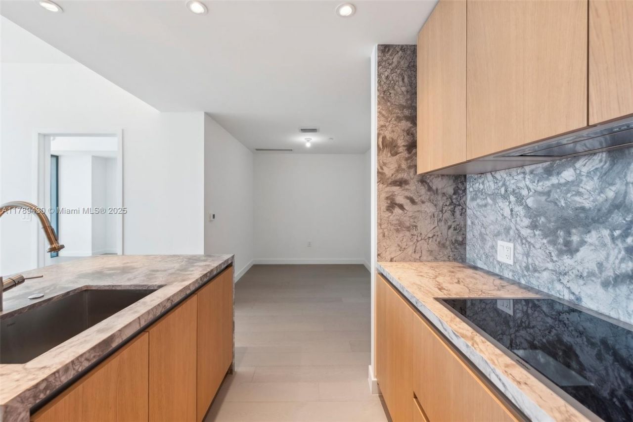 500 Alton Rd., Unit 3004, Miami Beach, FL 33139 Photo