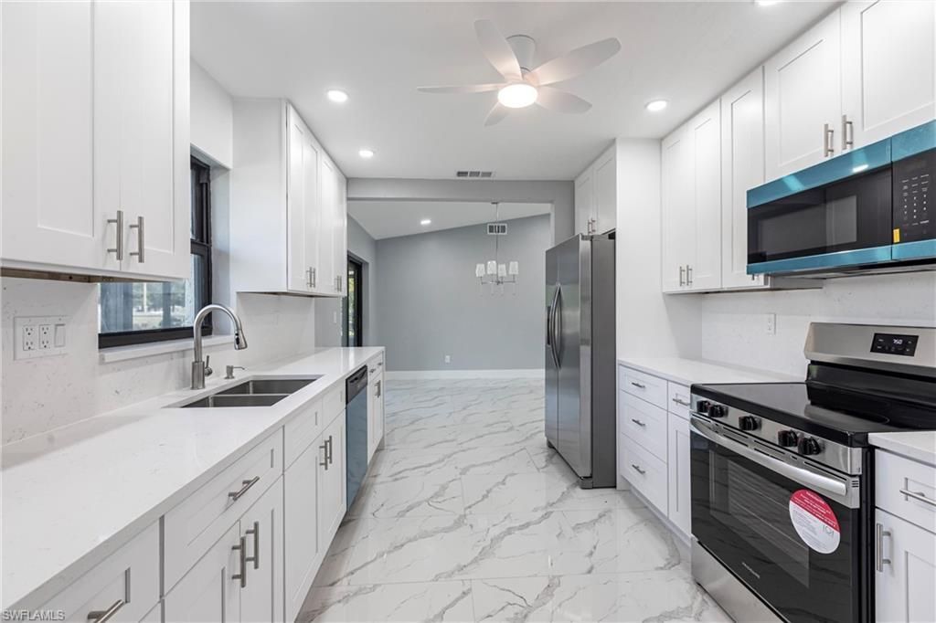 242 Ground Dove Cir, Lehigh Acres, FL 33936 Photo