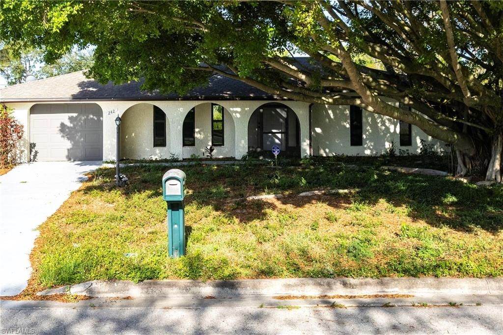 242 Ground Dove Cir, Lehigh Acres, FL 33936 Photo