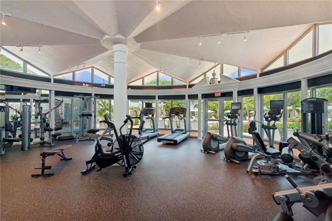 5055 Collins Ave, Unit 5F, Miami Beach, FL 33140 Photo