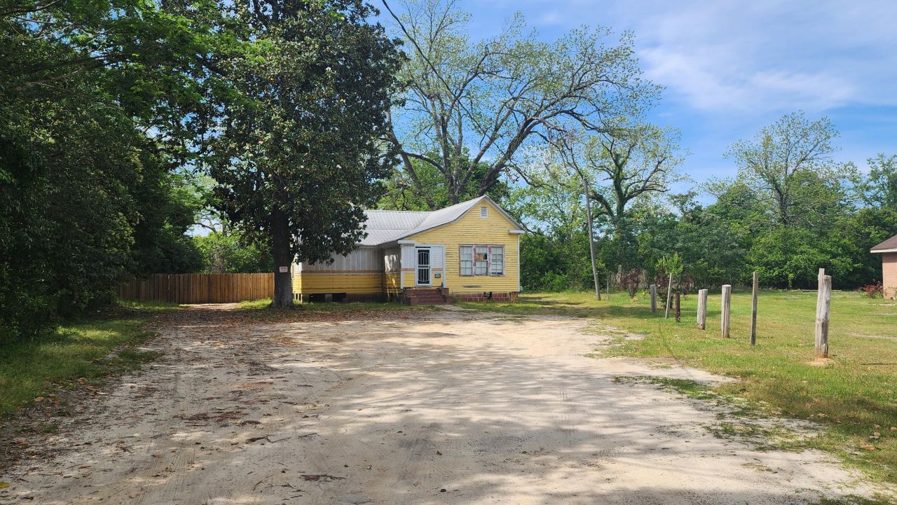 2099 Legrand Smoak Street Photo 6