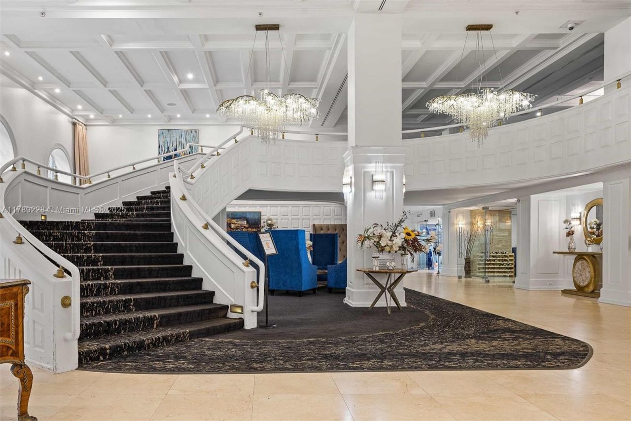 5225 Collins Ave, Unit 1117, Miami Beach, FL 33140 Photo