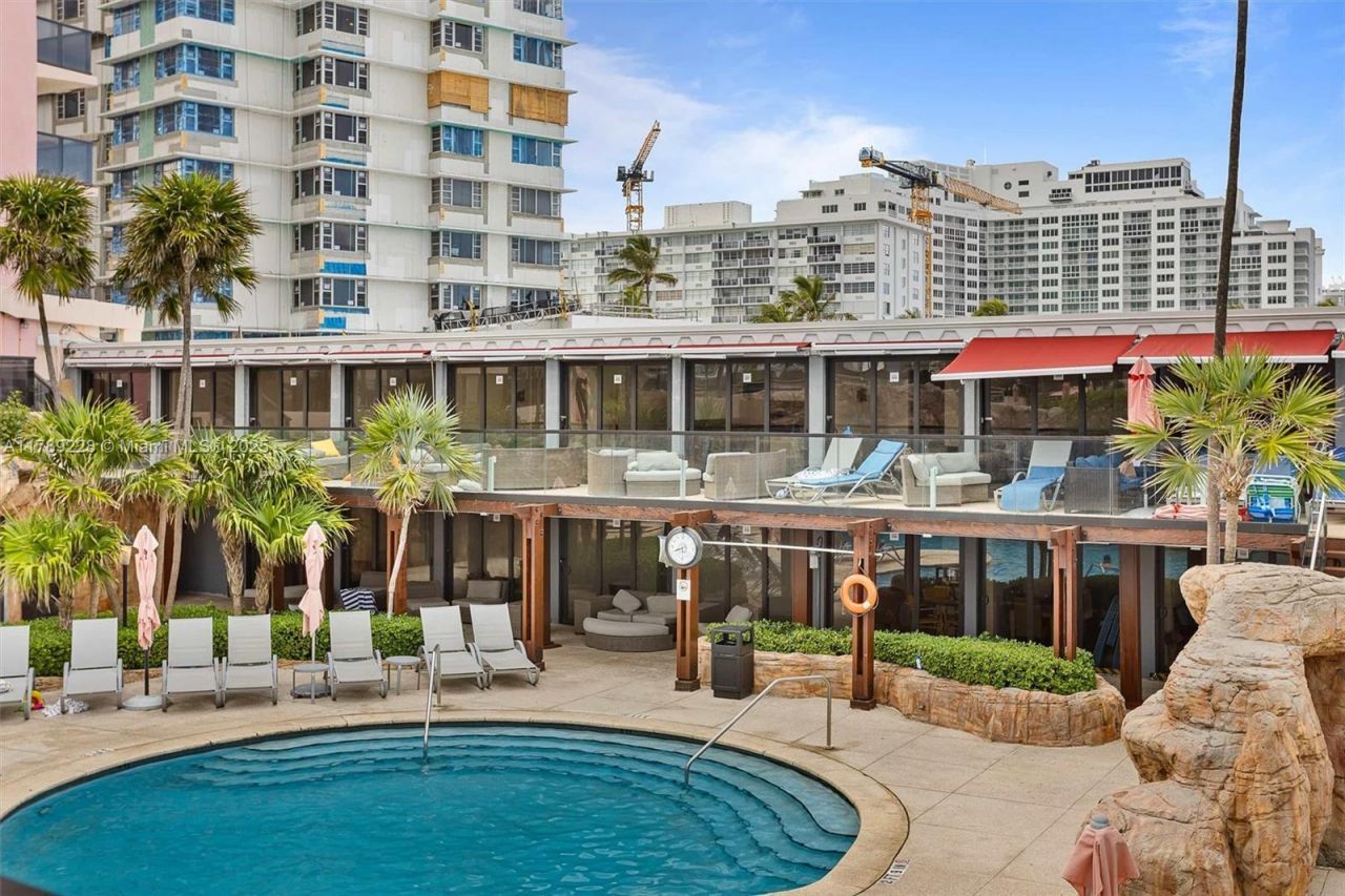 5225 Collins Ave, Unit 1117, Miami Beach, FL 33140 Photo