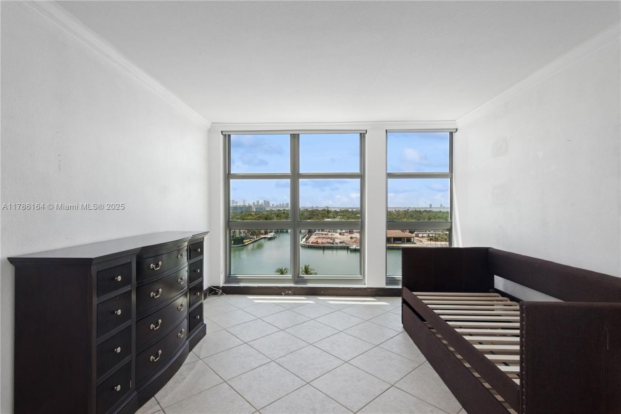 5055 Collins Ave, Unit 10J, Miami Beach, FL 33140 Photo