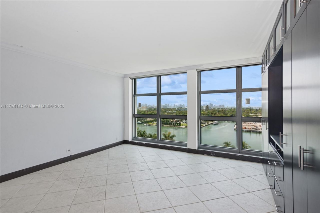 5055 Collins Ave, Unit 10J, Miami Beach, FL 33140 Photo