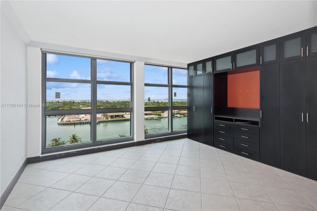 5055 Collins Ave, Unit 10J, Miami Beach, FL 33140 Photo