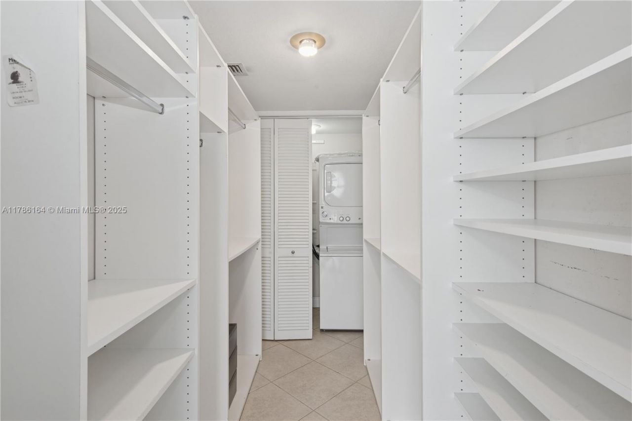 5055 Collins Ave, Unit 10J, Miami Beach, FL 33140 Photo