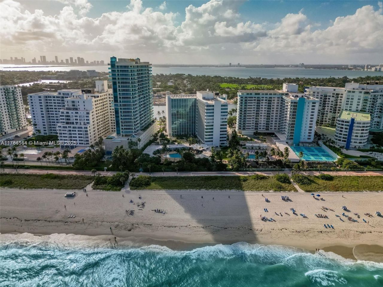 5055 Collins Ave, Unit 10J, Miami Beach, FL 33140 Photo