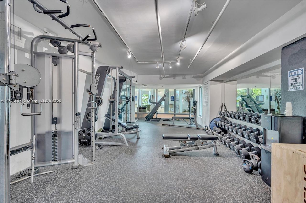 5055 Collins Ave, Unit 10J, Miami Beach, FL 33140 Photo