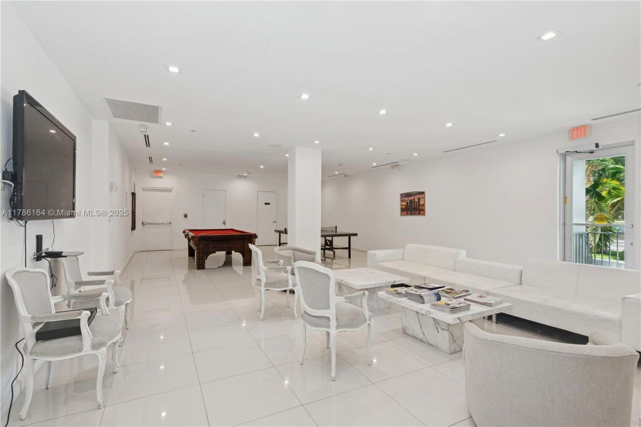 5055 Collins Ave, Unit 10J, Miami Beach, FL 33140 Photo