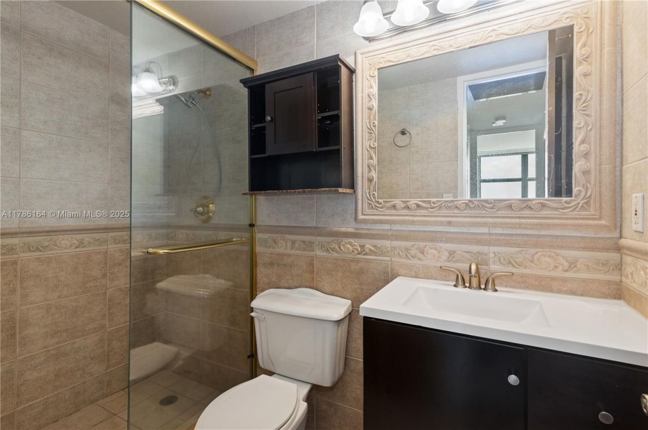 5055 Collins Ave, Unit 10J, Miami Beach, FL 33140 Photo