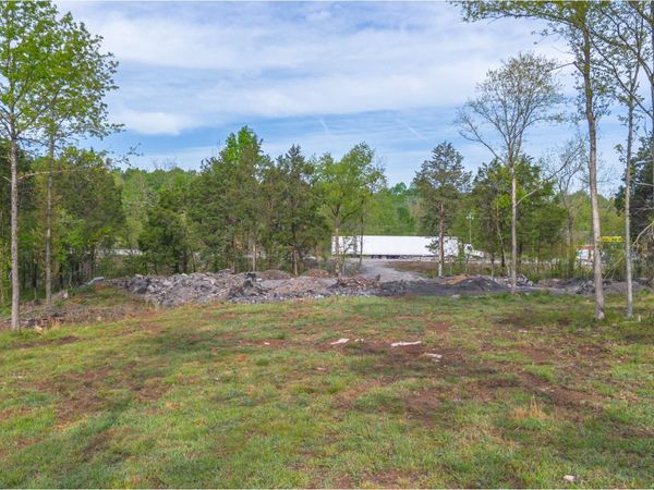 6205 Hunters Point Pike, Lebanon, TN 37087