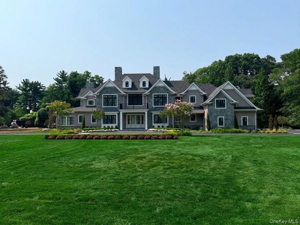 2 E Gate Road, Lloyd Harbor, NY 11743