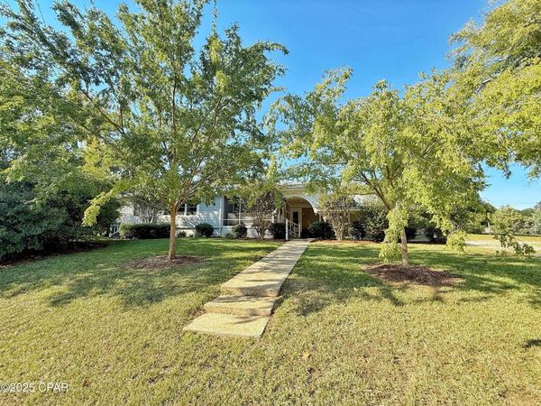 8004 Church Street, Sneads, FL 32460